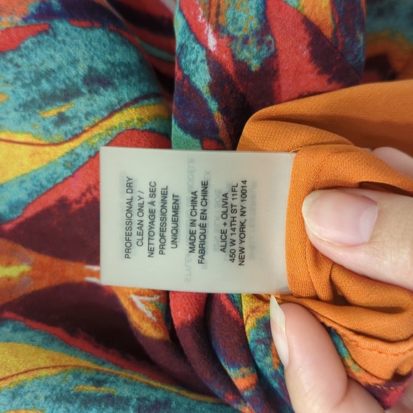 Alice + Olivia Silk Blouse - Picture 6 of 9